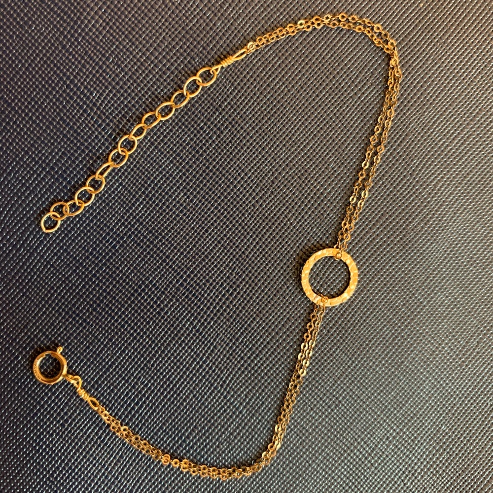 Gold finish circle bracelet